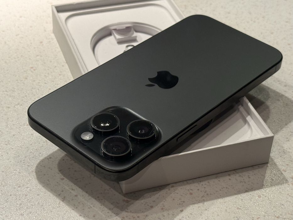 iPhone 15 Pro Max 256GB Black Titanium – Перфектен, 91% Батерия!