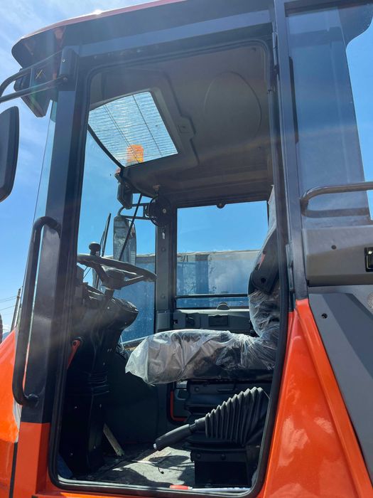 Vola 4x4 încărcător frontal XK200F