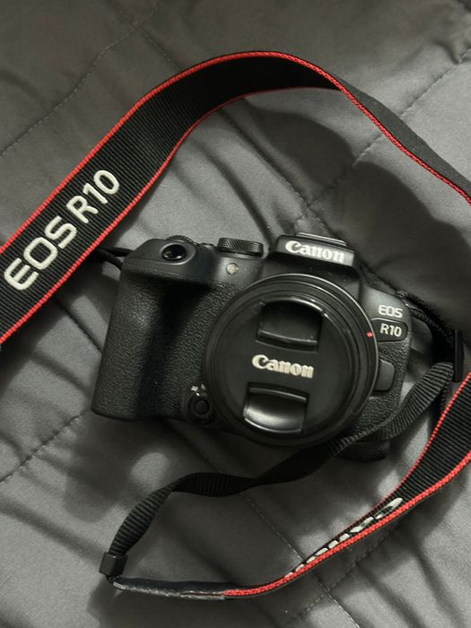 Камера Canon eos r10