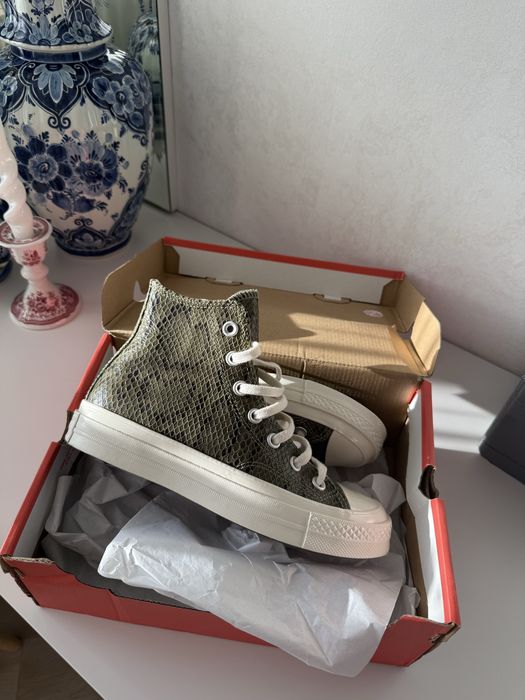 Продаю Кеды высокие Converse