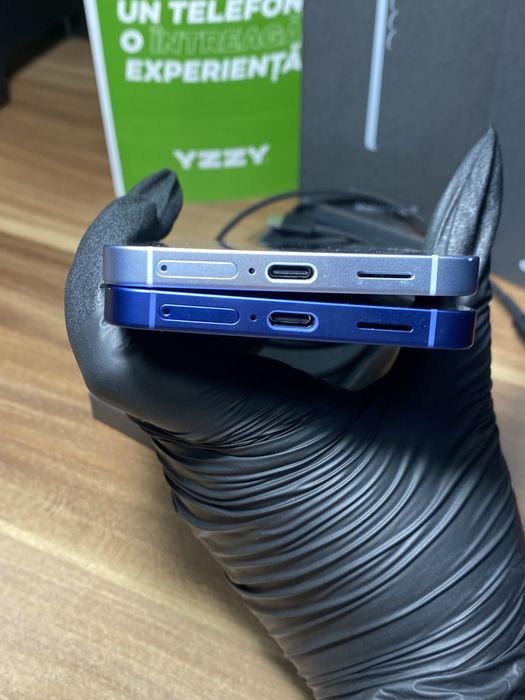 Samsung Galaxy s25• 128 GB •Navy / Icy Blue