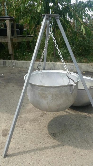 Ceaun din tuci aluminiu 27-28 Litri 280  lei + Trepied 80 lei