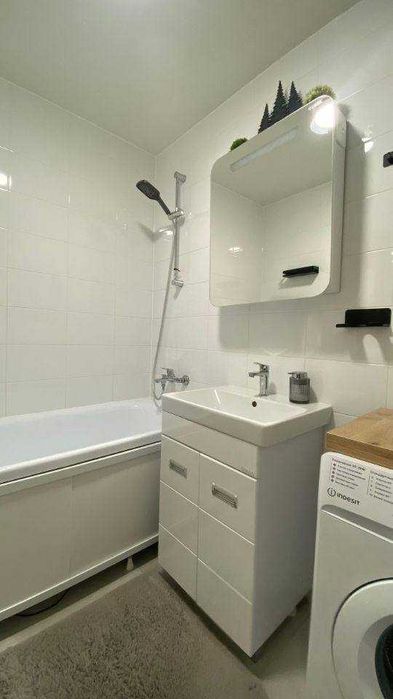 Срочно сдам евро 2х ком кв-ру 5/17 Жк Беш Чинор Махтумкули IT PArK А2