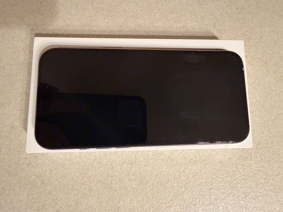 iPhone 16 Pro Max 256GB Desert Titanium с гаранция и застраховка