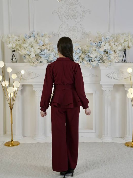 Костюм тройка на девочку на рост  128-152см