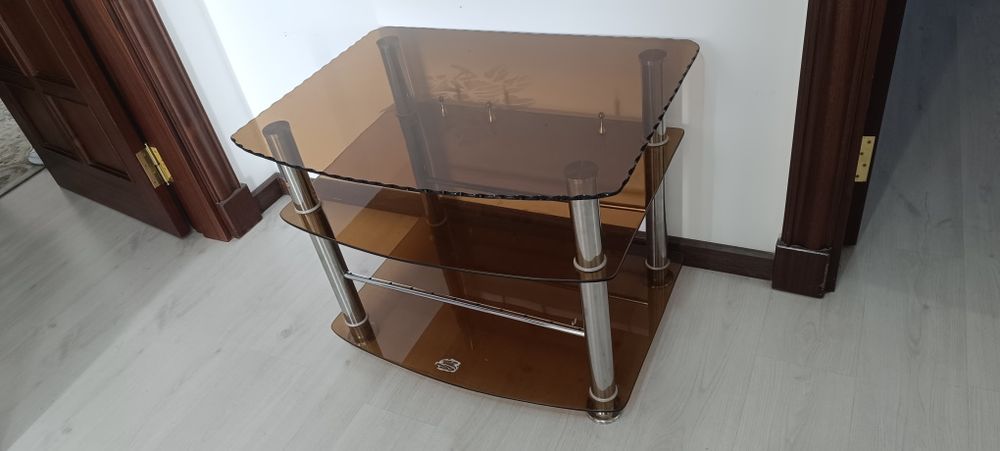 Столик под телевизор