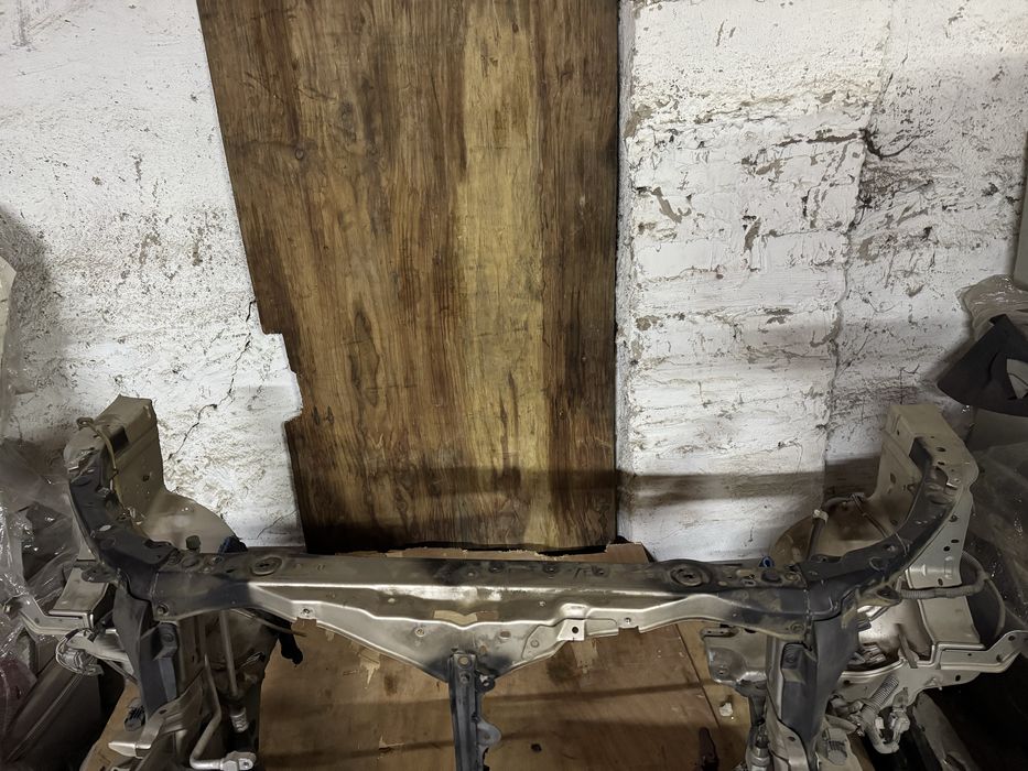 Суппорт радиатора, экран, телевизор на Lexus Rx300, 330, 350