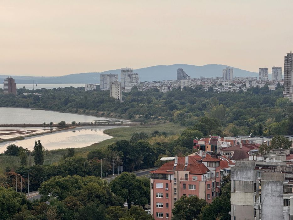 2-стане апартамент в ж.к. Изгрев, Бургас, с панорамна гледка, подходящ за до 4 души