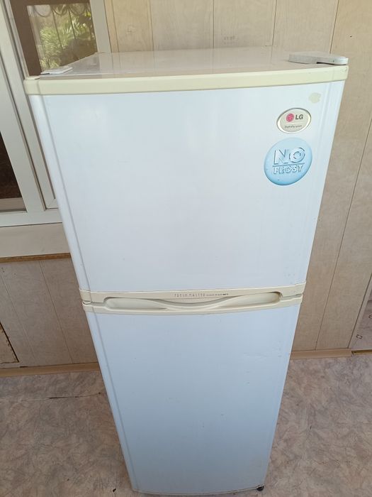 Холодильник продам LG