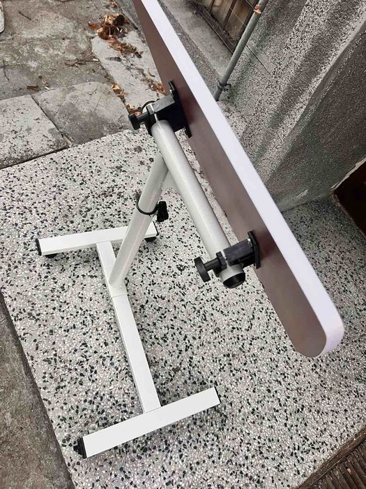 Маса регулируема за лаптоп ученик