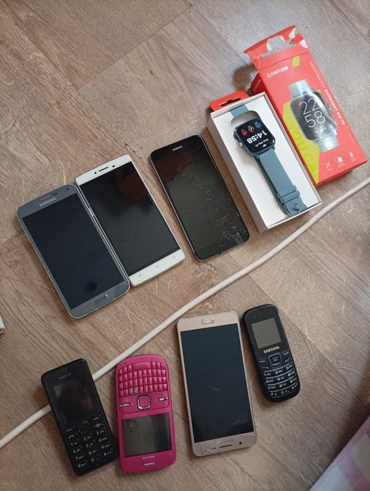 Telefoane strict de piese