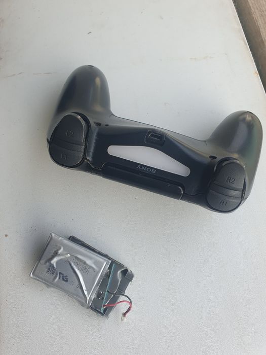 Controller Playstation 4 cu acumulator gol
