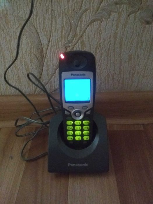 Радиотелефон Panasonic автоответчиком