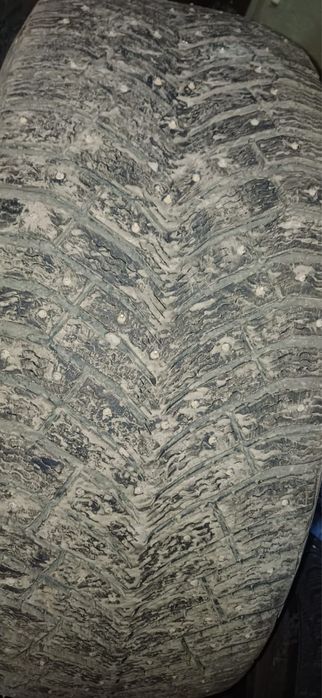 Продам зимние шины р19