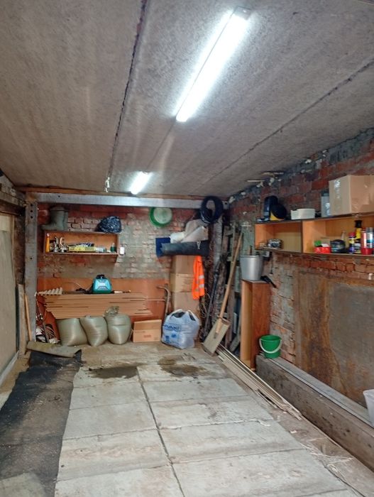 Продам капитальный гараж .