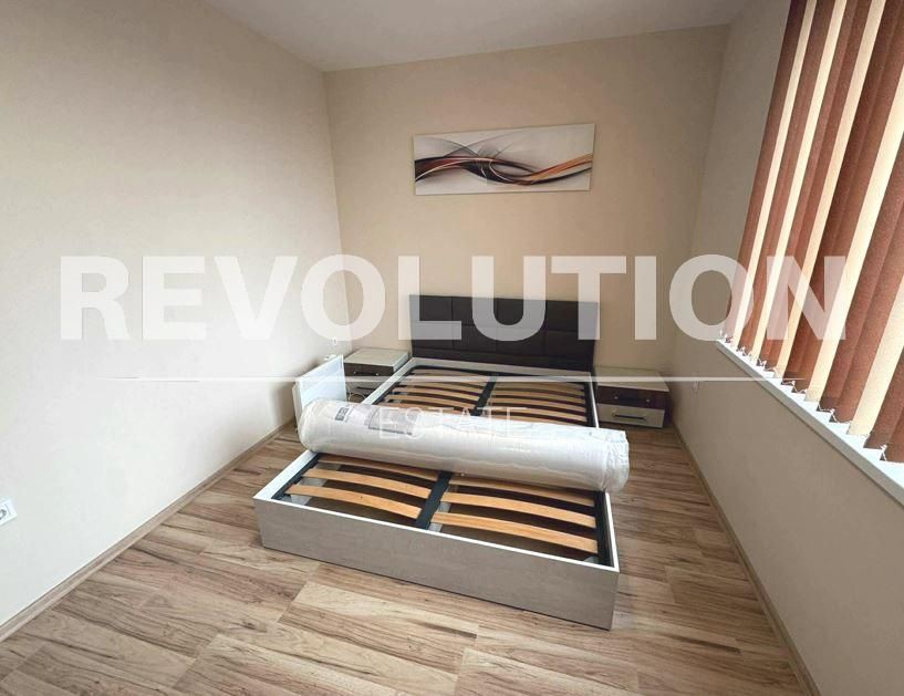 Дава се под наем Двустаен апартамент в Варна, Трошево - 65 кв.м за 648.21 € - Снимка #3