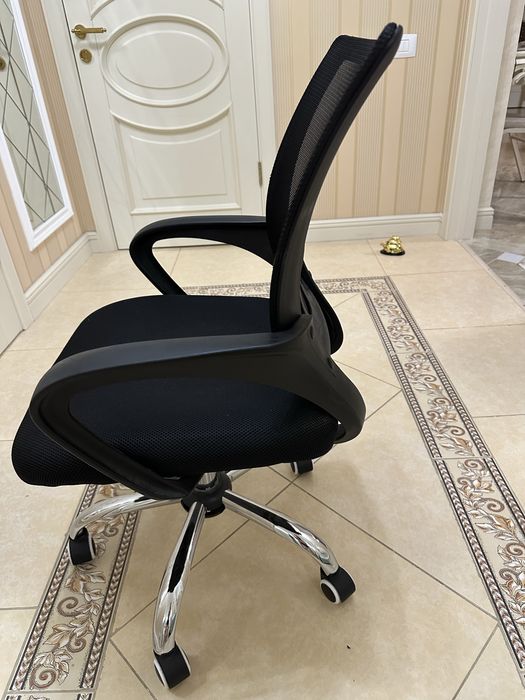 Кресло офисное «Бюрократ»