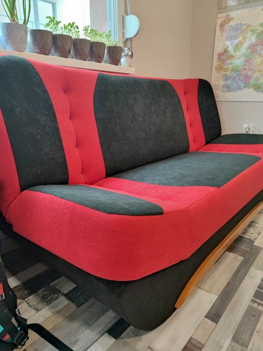 Разтегателен диван