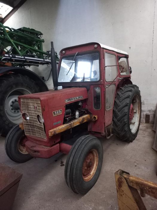 Tractor McCormick 523