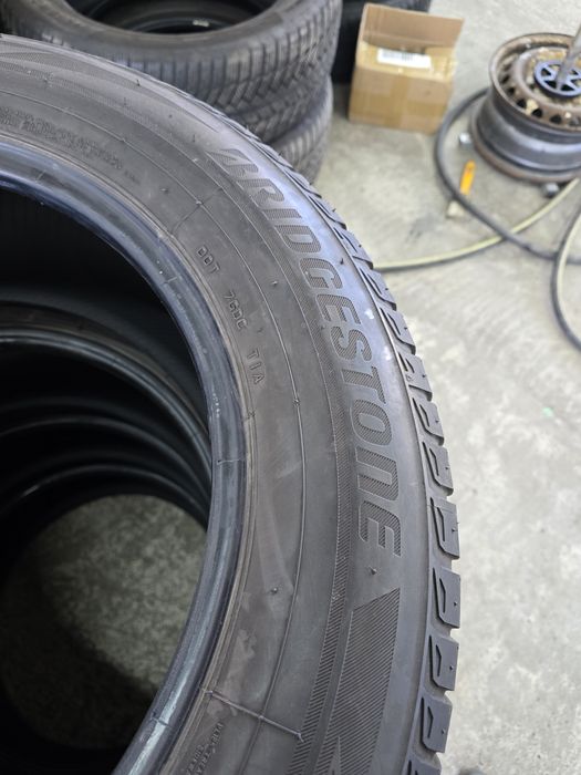 4 Броя 235/60/18 Bridgestone 2x5,8mm 2x5mm