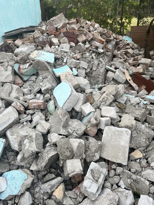 Donez moloz din demolare