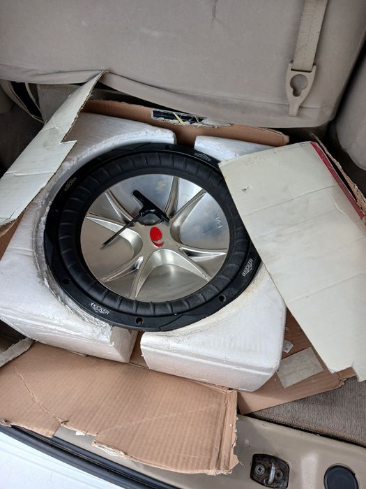 12(305mm) Subwoofer.
