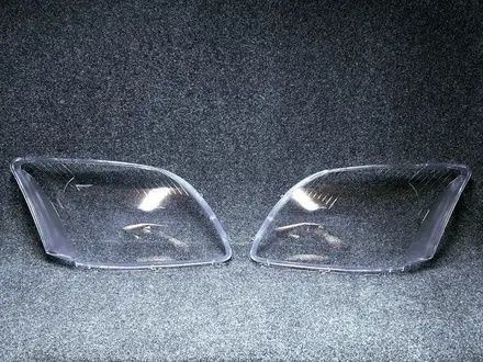 Стекла фар Tayota avensis t25