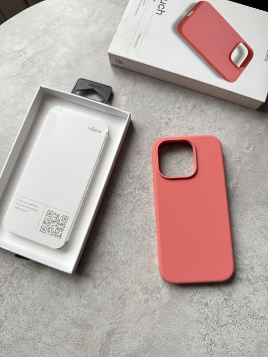 Чехол на iPhone 16 pro