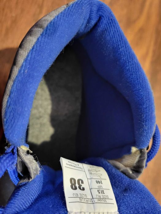 Продам лыжные ботинки размер 38