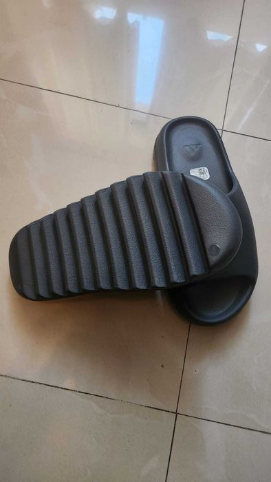 Adidas Yeezy Slide nr. 42, 43 Originali