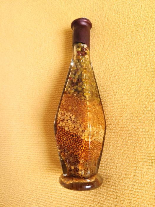 Sticlă cu semințe pentru decorarea bucătăriei - Sporul casei