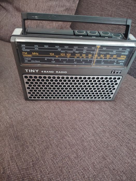 Vind  aparate radio functionale1960