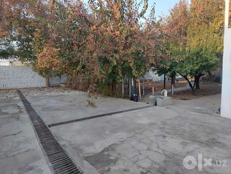 Срочно сдается дом,9 комнат,10 соток. Янгихаетский район.