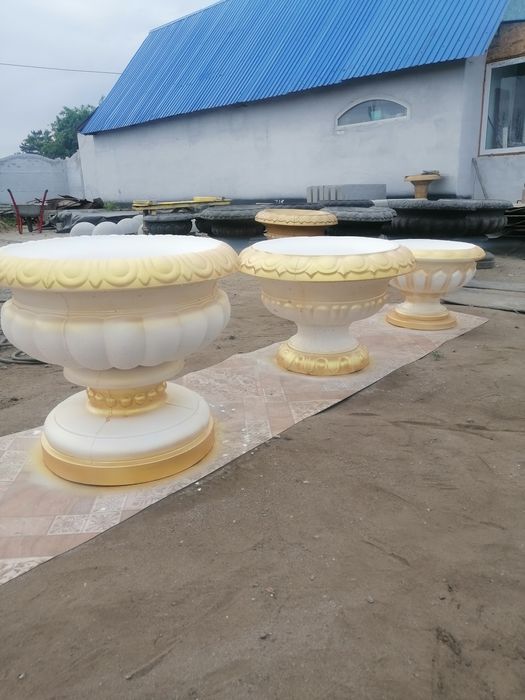 Вазоны уличные бетон