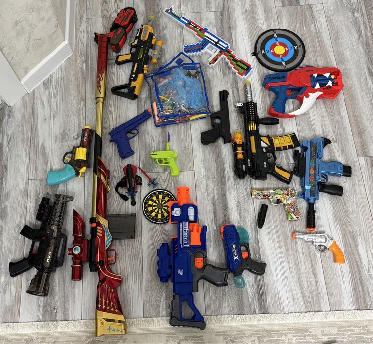 Продам игрушки для мальчика