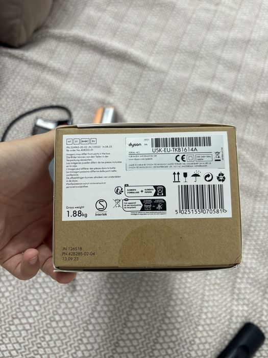 Фен-выпрямитель Dyson Airstrait оригинал.