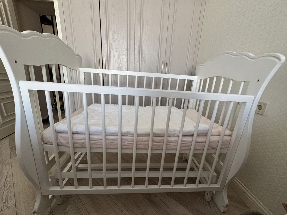 Продам детскую кроватку