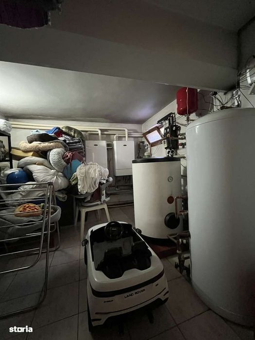 Vila 10 camere + / Valea Oltului / 620 mp utili / 2190 mp curte