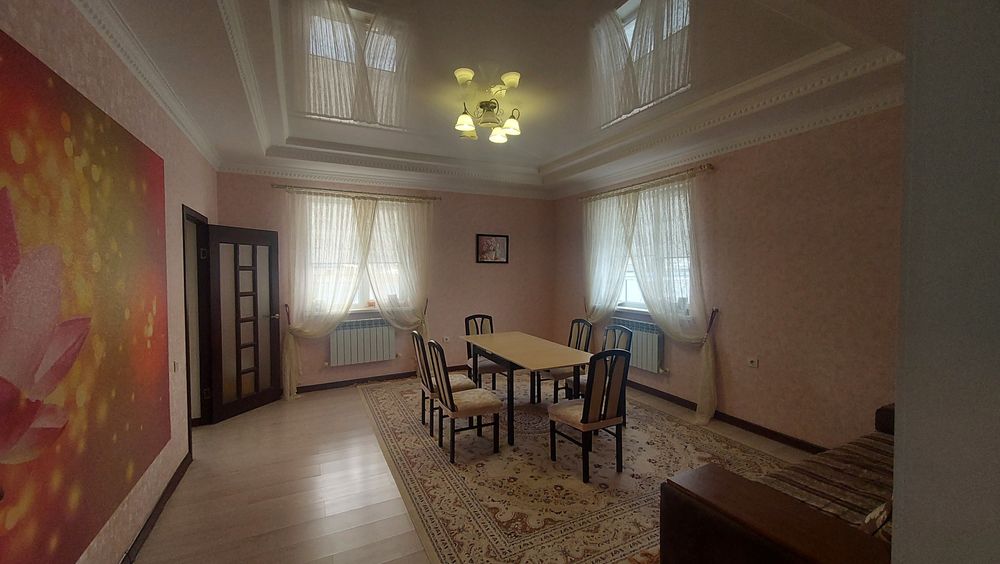 Продам двух этажный коттедж