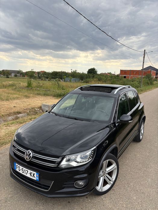 VOLKSWAGEN Tiguan