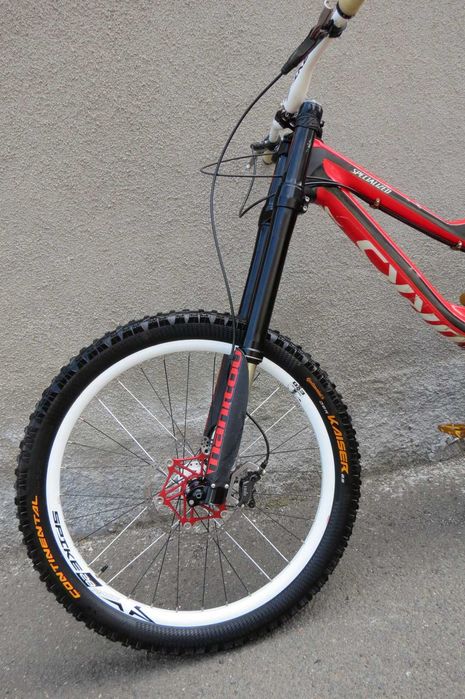 Bicicleta Downhill Specialized