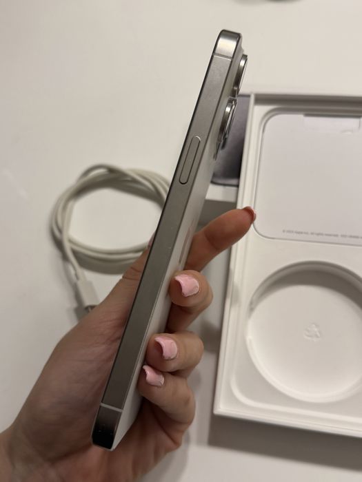 I phone 15 Pro Max 256 GB White Titanium