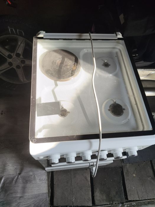 Продам газ плиту