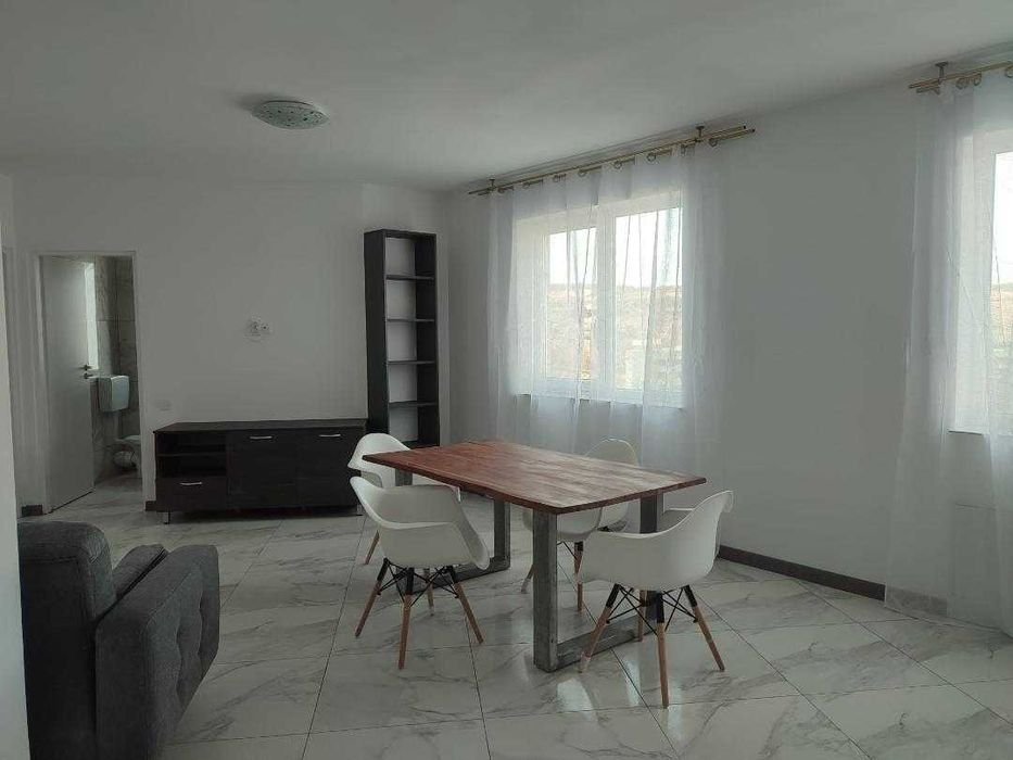 inchiriez apartament de 3 camere