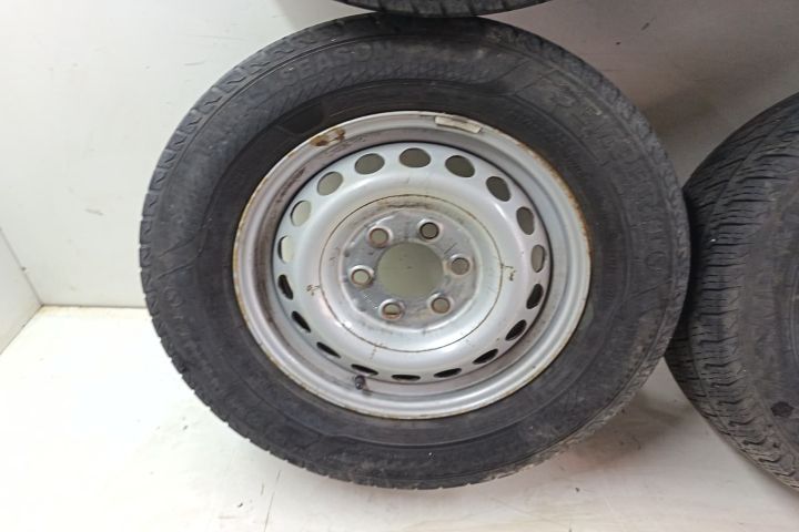 Jante otel cu anvelope 235/65 R16C M+S Semperit 6 1/2Jx10H2 Et62 6x13
