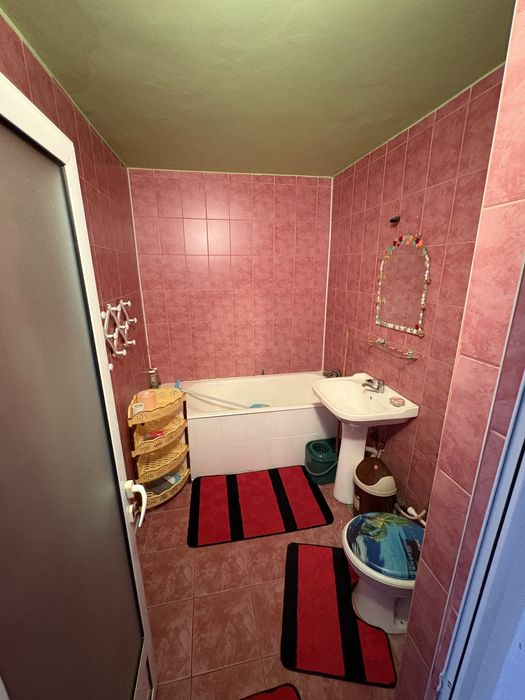 Închiriez apartament mobilat