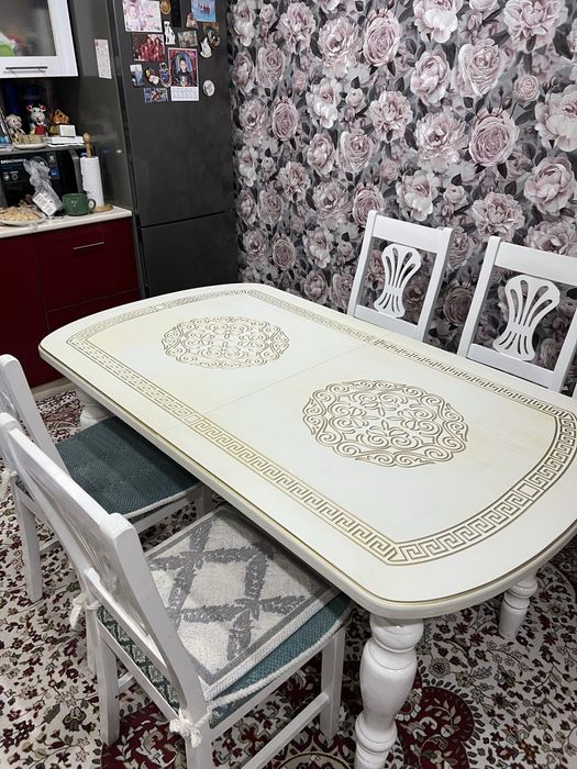 Продам стол и 6 стульев