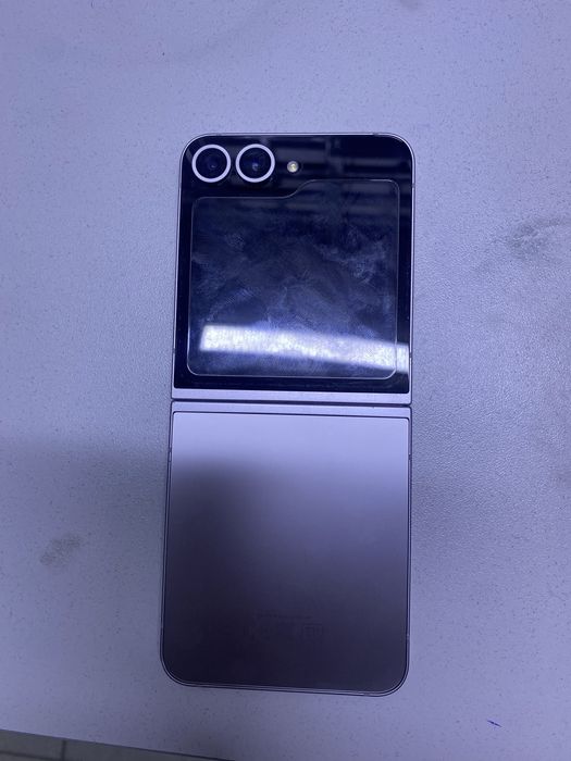 Samsung Galaxy Z Flip 6