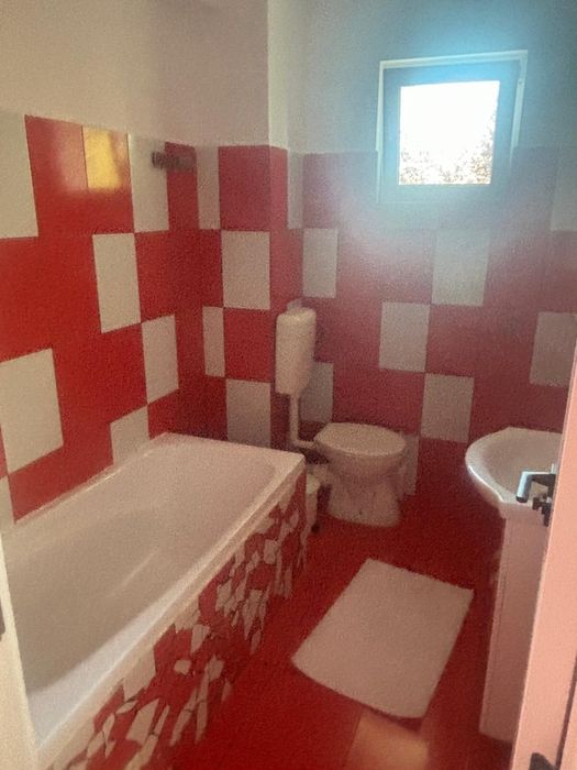 Inchiriez apartament 2 camere, Tomis plus, mobilat si dotat complet, parcare proprietate personala.