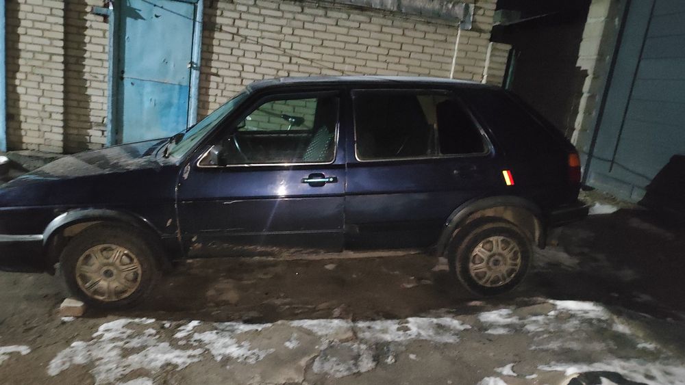 Автомобиль гольф 2